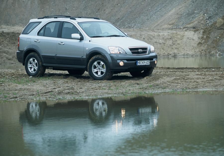  Kia Sorento 2003 года  (фото 1 из 11)